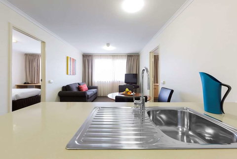 Ramada Encore by Wyndham Belconnen - New Castle Holiday 3