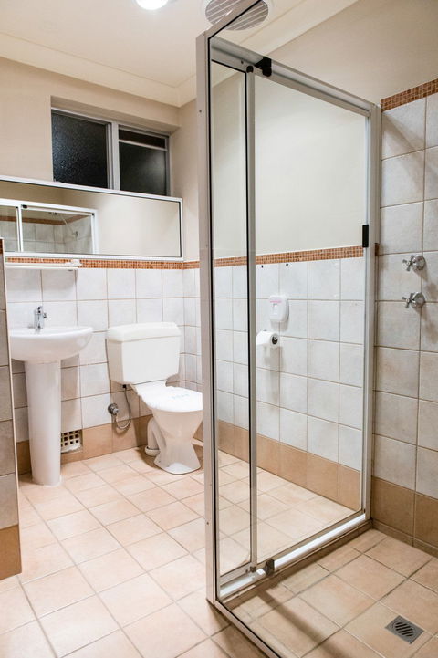Wattle Grove Motel - New Castle Holiday 7