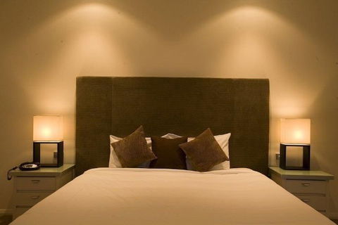 Beau Monde International - New Castle Holiday 4