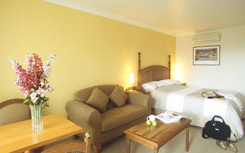 Best Western Plus The Tudor-Box Hill - New Castle Holiday 2
