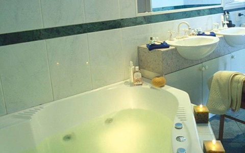 Best Western Plus The Tudor-Box Hill - New Castle Holiday 12