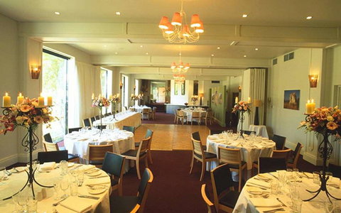 Best Western Plus The Tudor-Box Hill - New Castle Holiday 17