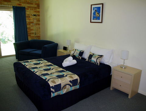 Emeraldene Inn & Eco Lodge - New Castle Holiday 1