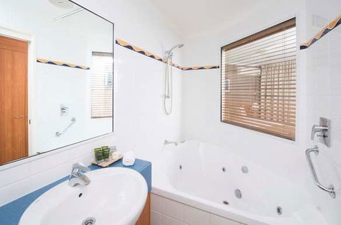 Mantra Hervey Bay - New Castle Holiday 2