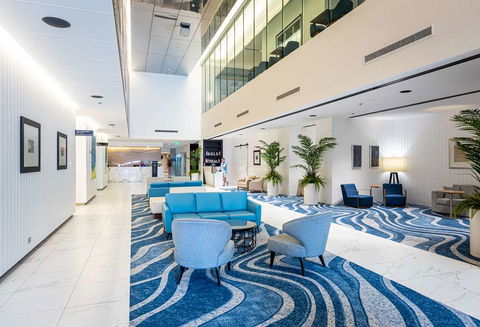Hilton Surfers Paradise Hotel - New Castle Holiday 2