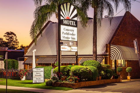 Country Pathfinder Motor Inn - New Castle Holiday 2