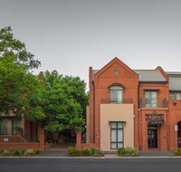 Majestic Old Lion Apartments - New Castle Holiday