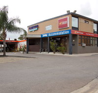 Nightcap at Playford Tavern - New Castle Holiday