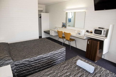 Coastal Bay Motel - New Castle Holiday 2