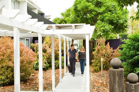 Rocklea International Hotel - New Castle Holiday 1