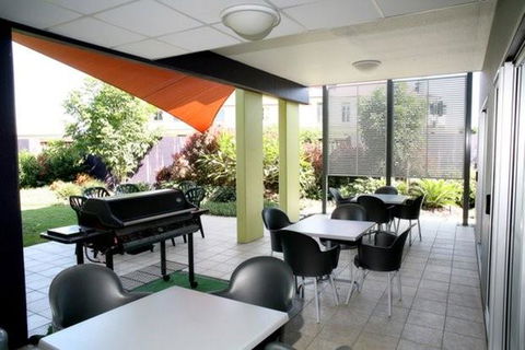 Rocklea International Hotel - New Castle Holiday 2