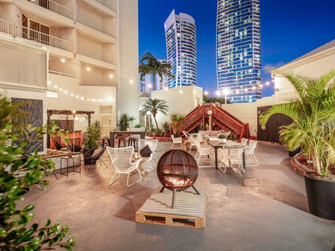 Novotel Surfers Paradise - New Castle Holiday 0