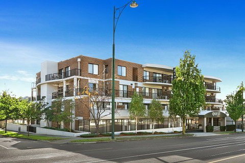 Quest Mont Albert - New Castle Holiday 1