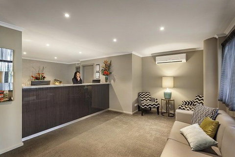 Quest Mont Albert - New Castle Holiday 2