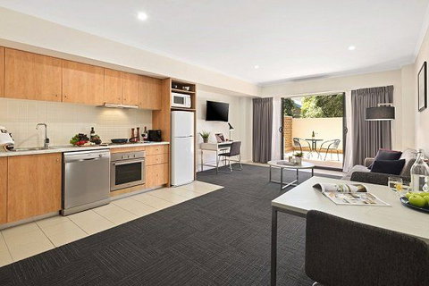 Quest Mont Albert - New Castle Holiday 7