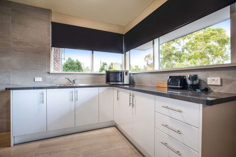 Nightcap at Manhattan Hotel - New Castle Holiday 3