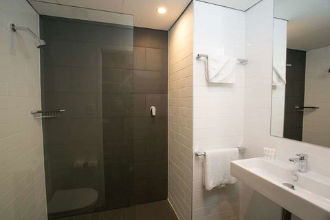 Alpha Hotel Eastern Creek - New Castle Holiday 6