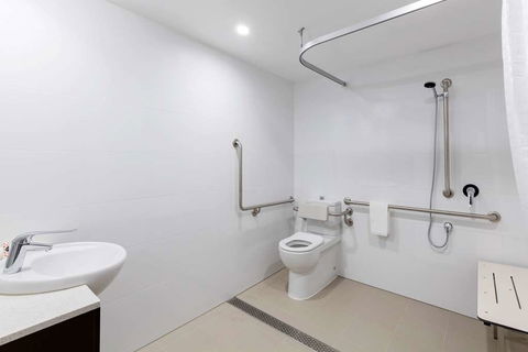 Travelodge Sydney Airport - New Castle Holiday 4