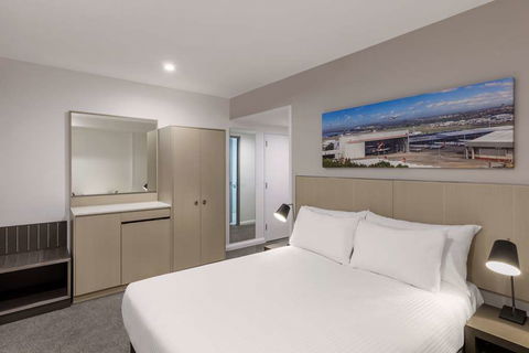 Travelodge Sydney Airport - New Castle Holiday 6