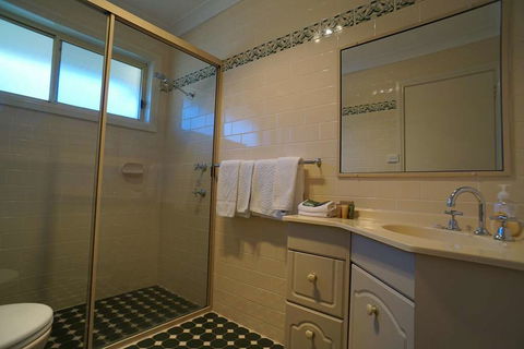 Zig Zag Motel - New Castle Holiday 7