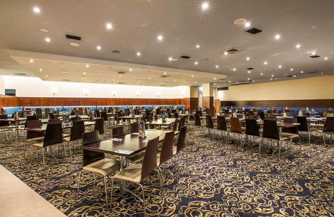 Nightcap at Seaford Hotel - New Castle Holiday 4