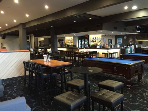 Nightcap at Seaford Hotel - New Castle Holiday 5