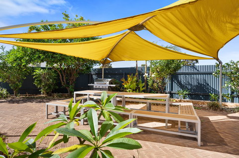 The View On Hannans - New Castle Holiday 3