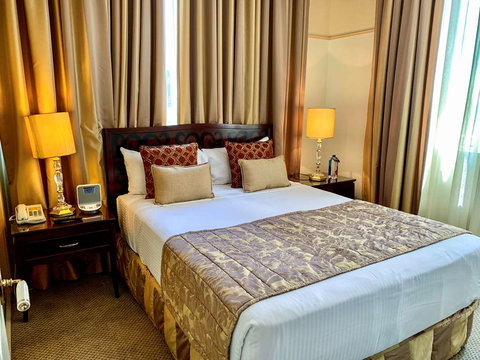 Royal Albert Hotel - New Castle Holiday 1