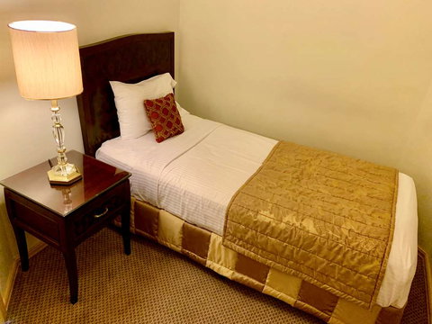 Royal Albert Hotel - New Castle Holiday 2