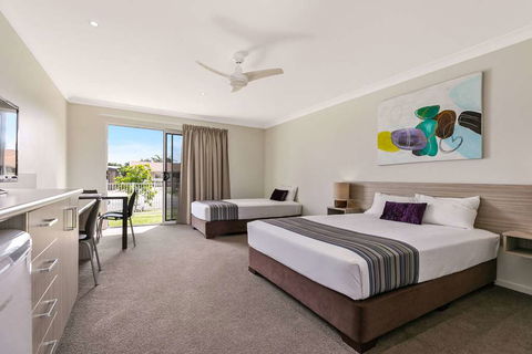 Econo Lodge Beachside - New Castle Holiday 10
