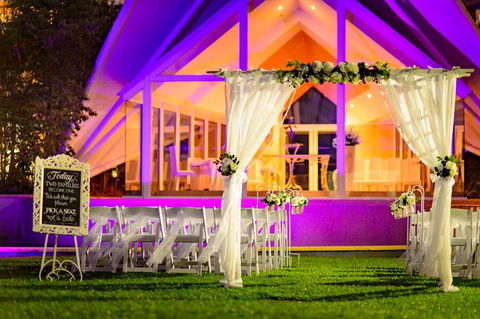 Hilton Cairns - New Castle Holiday 9