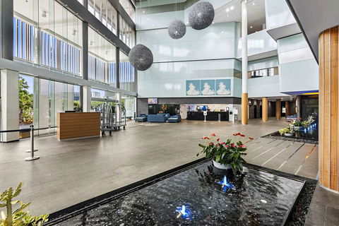Shangri-La Hotel, The Marina - New Castle Holiday 3
