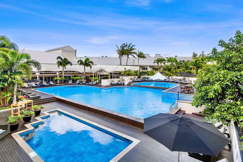 Shangri-La Hotel, The Marina - New Castle Holiday 7