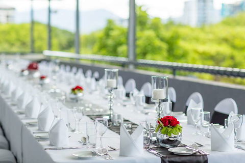 Shangri-La Hotel, The Marina - New Castle Holiday 8