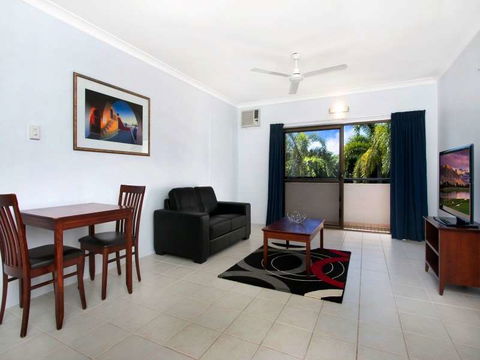 Cairns City Palms - New Castle Holiday 14