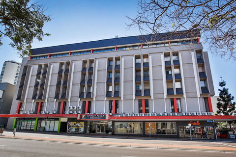 Madison Plaza Townsville - New Castle Holiday 1