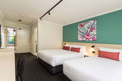 NIghtcap at Balaclava Hotel - New Castle Holiday 2