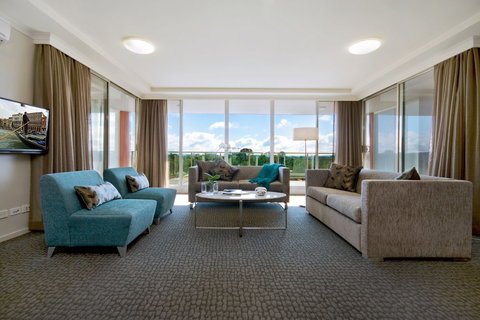 Pacific Suites Canberra - New Castle Holiday 1