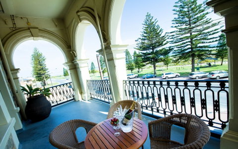 Largs Pier Hotel - New Castle Holiday 2