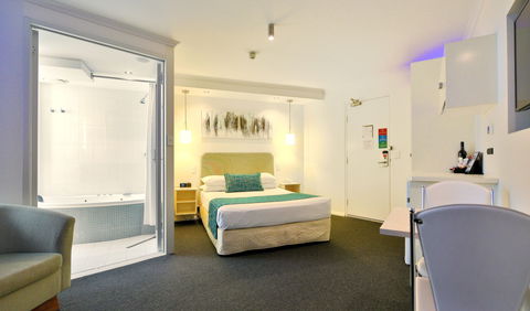 Atlantic Tower Motor Inn - New Castle Holiday 2