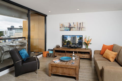 Apartments @ IKON Glen Waverley - New Castle Holiday 1