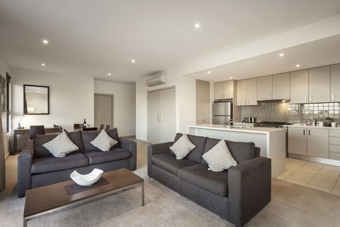 Quest Glen Waverley - New Castle Holiday 2