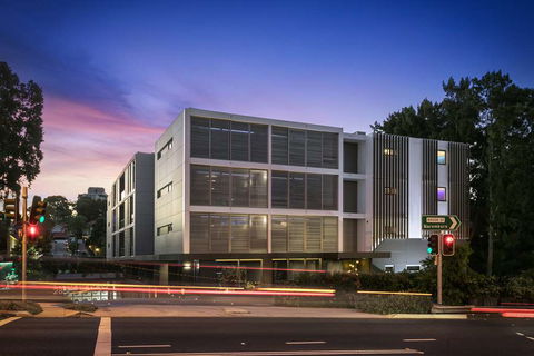 Good Life Suites - New Castle Holiday 2