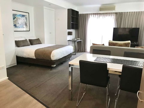 DressCircle Apts - Archer St - New Castle Holiday 2