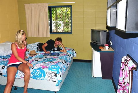 Nomads Cairns Backpackers Resort - New Castle Holiday 2