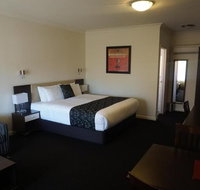 Charles Sturt Suites - New Castle Holiday
