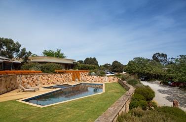 Lower Norton VIC New Castle Holiday