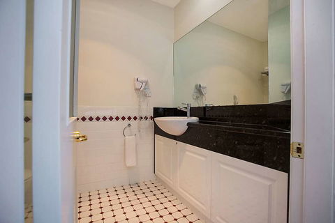 Quality Hotel Bentinck - New Castle Holiday 13