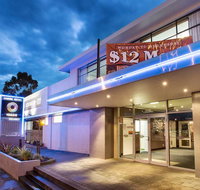 Nightcap at Carlyle Hotel - New Castle Holiday