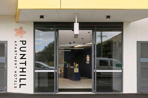 Punthill Essendon North - New Castle Holiday 0